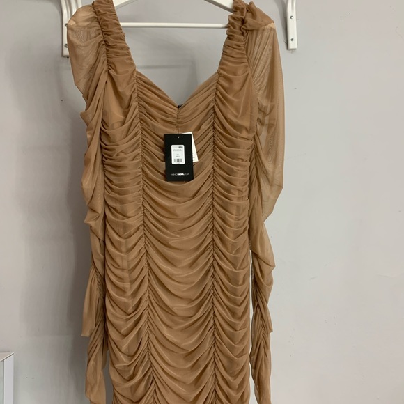 FashionNova Runched Midi Dress - Picture 3 of 3